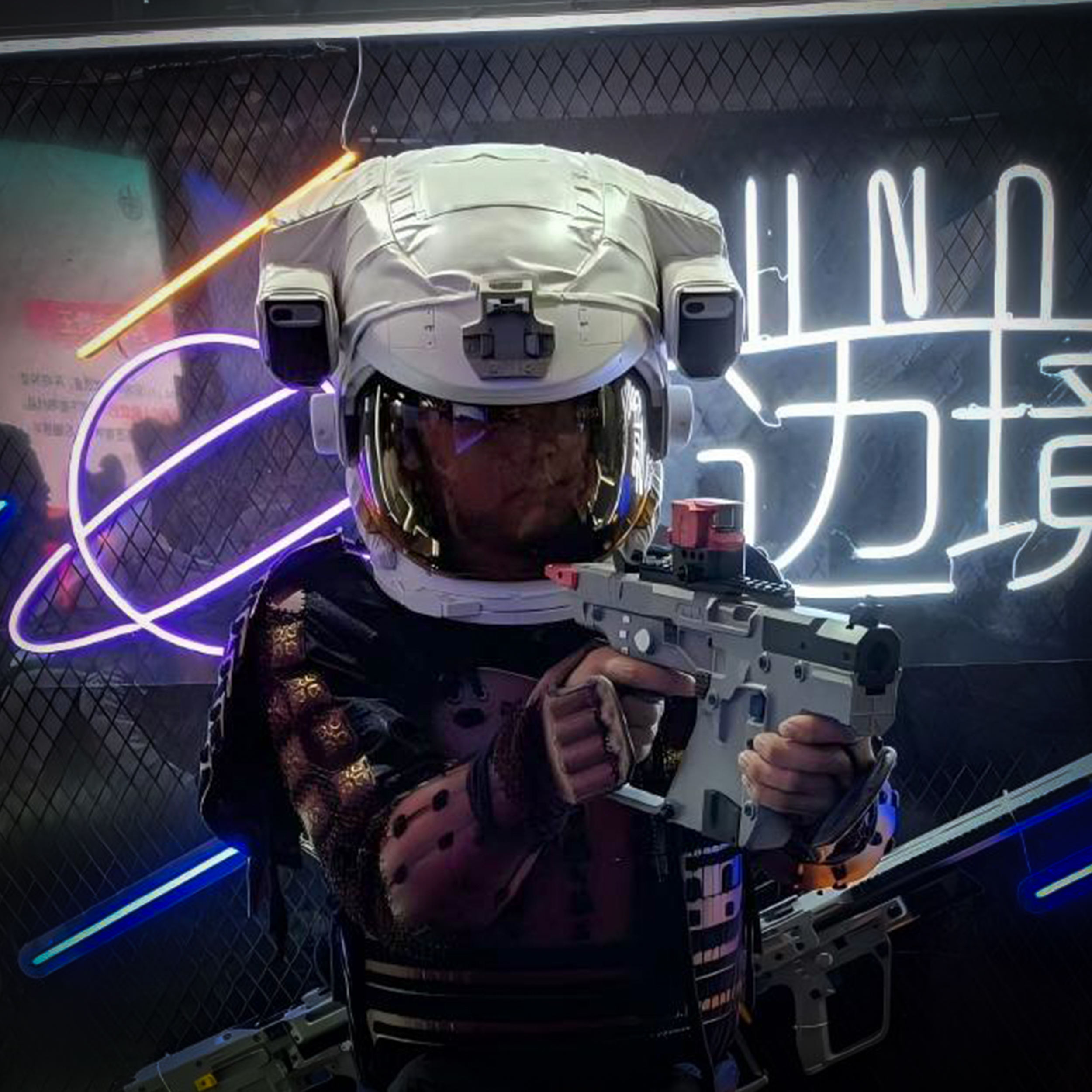 边境-宇航服/头盔/武器